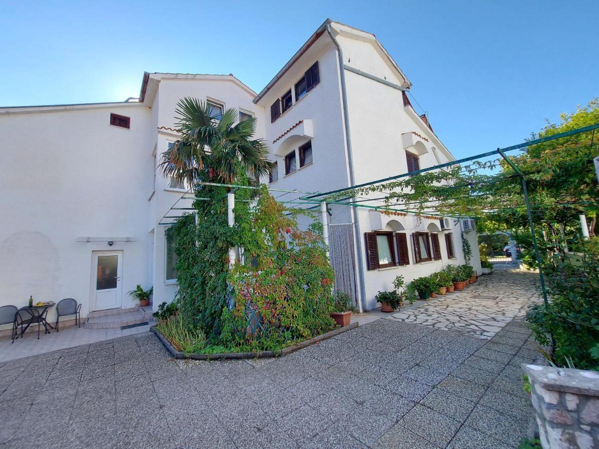 Apartments Fam Tomasic Baška Zewnętrze zdjęcie