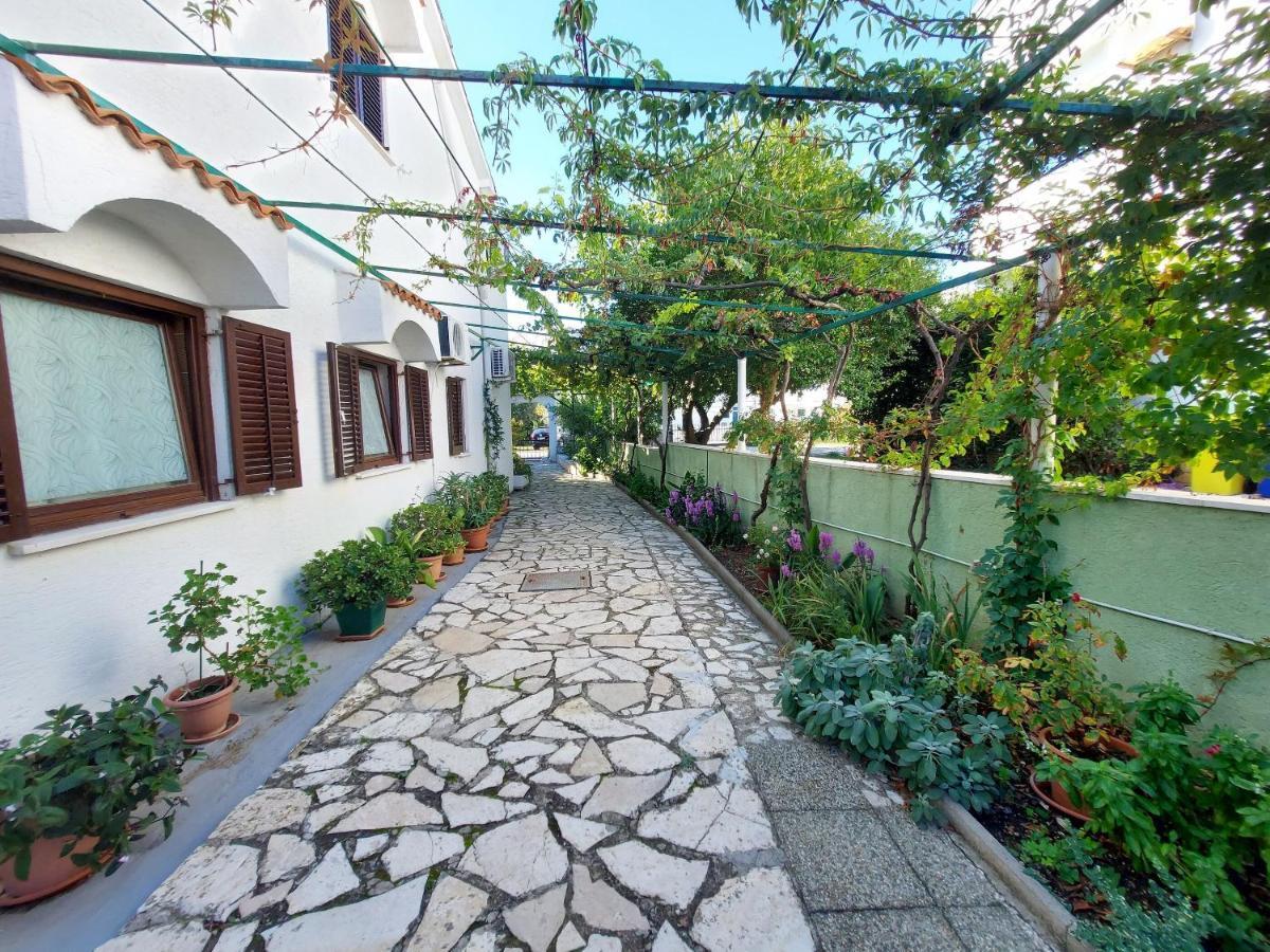 Apartments Fam Tomasic Baška Zewnętrze zdjęcie